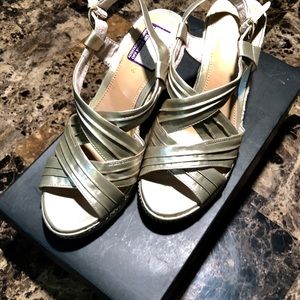 New Liz Clairborne Gold Wedge Sandals sz 7